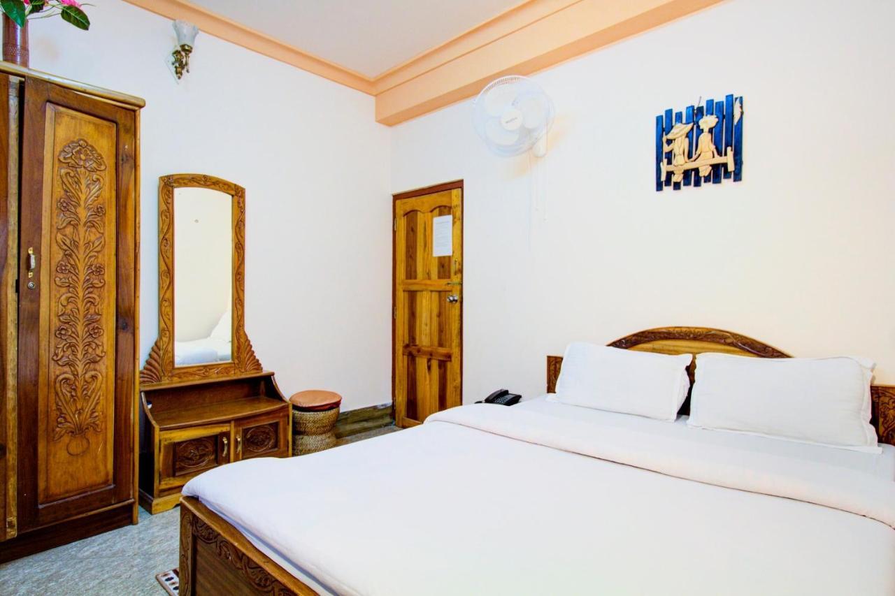 Capital O 79144 Coniferous Resort Cserrapundzsi Kültér fotó