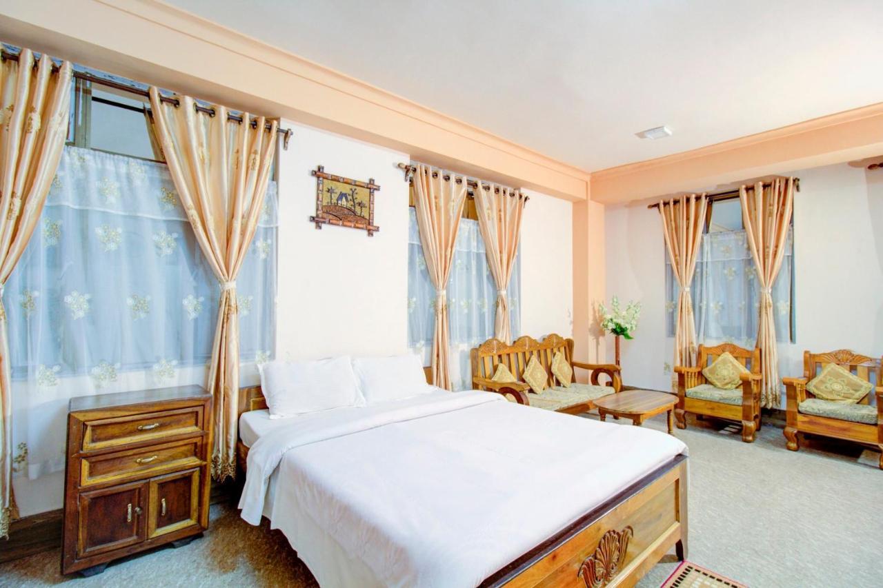 Capital O 79144 Coniferous Resort Cserrapundzsi Kültér fotó
