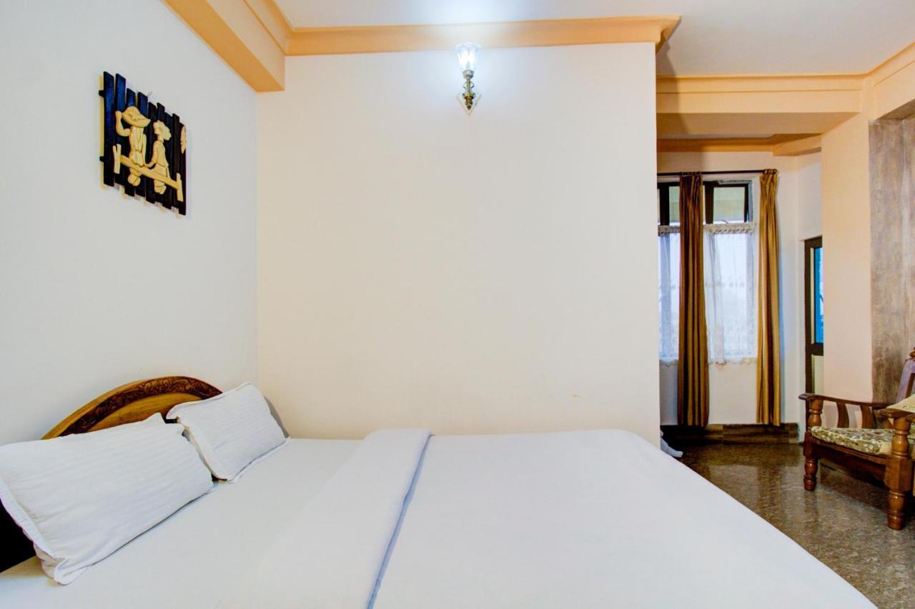 Capital O 79144 Coniferous Resort Cserrapundzsi Kültér fotó