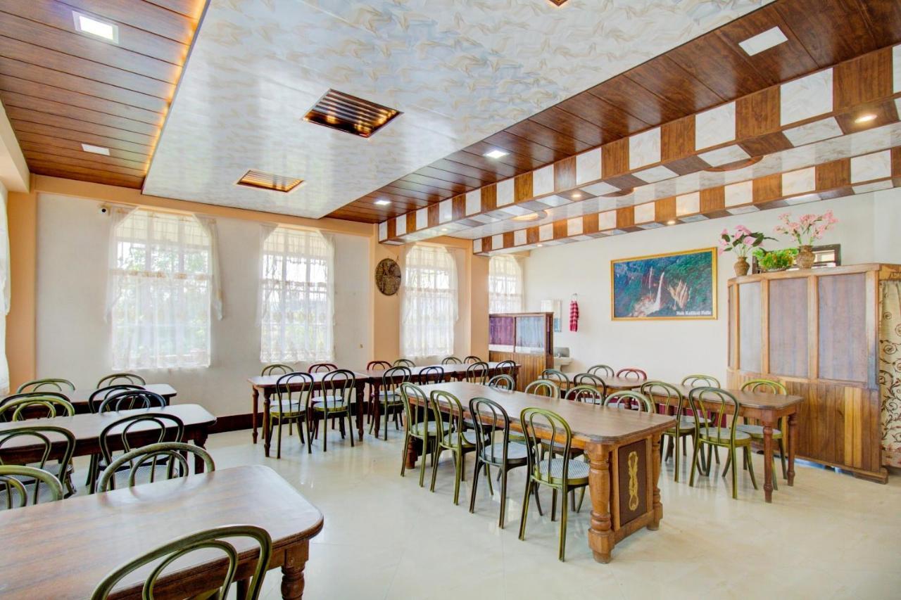 Capital O 79144 Coniferous Resort Cserrapundzsi Kültér fotó