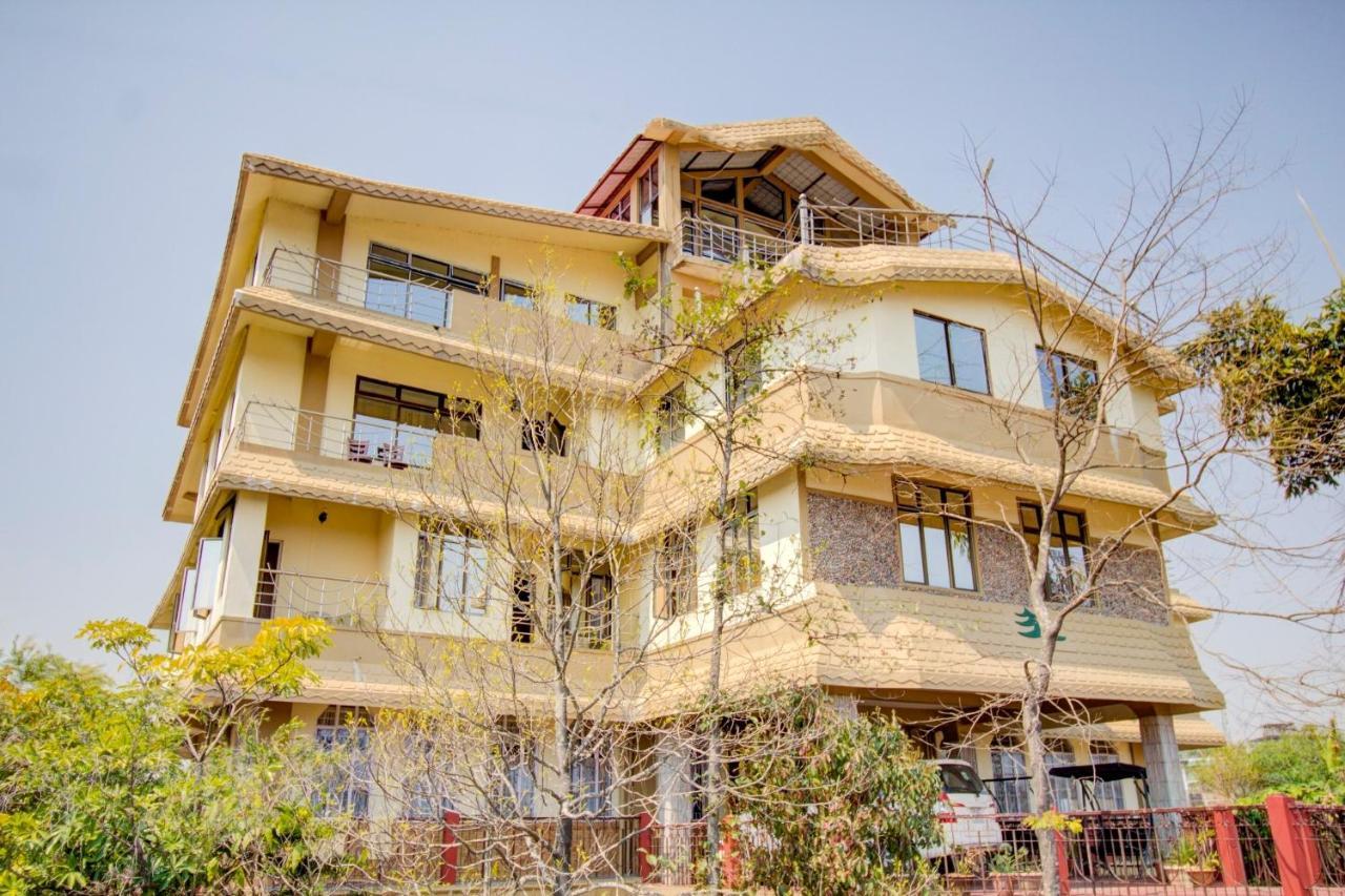 Capital O 79144 Coniferous Resort Cserrapundzsi Kültér fotó
